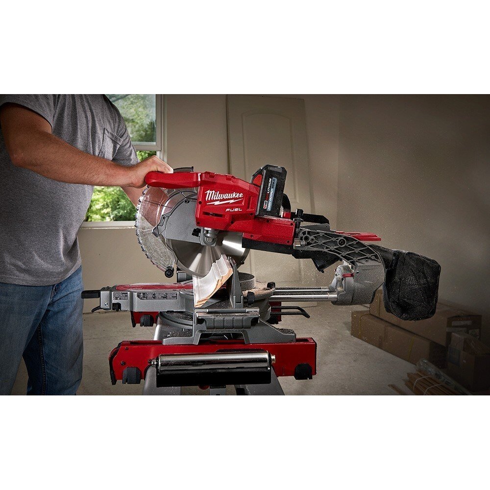 Milwaukee Dual-Bevel Sliding Compound Miter Saw M18 FUEL 2734 - Image 2