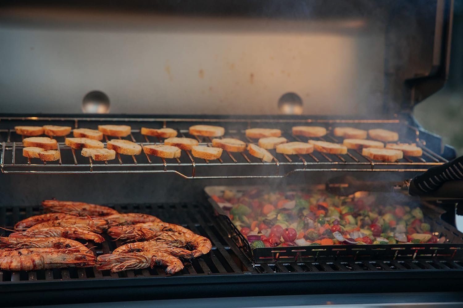 Weber Genesis E-435 Gas Grill - Image 10