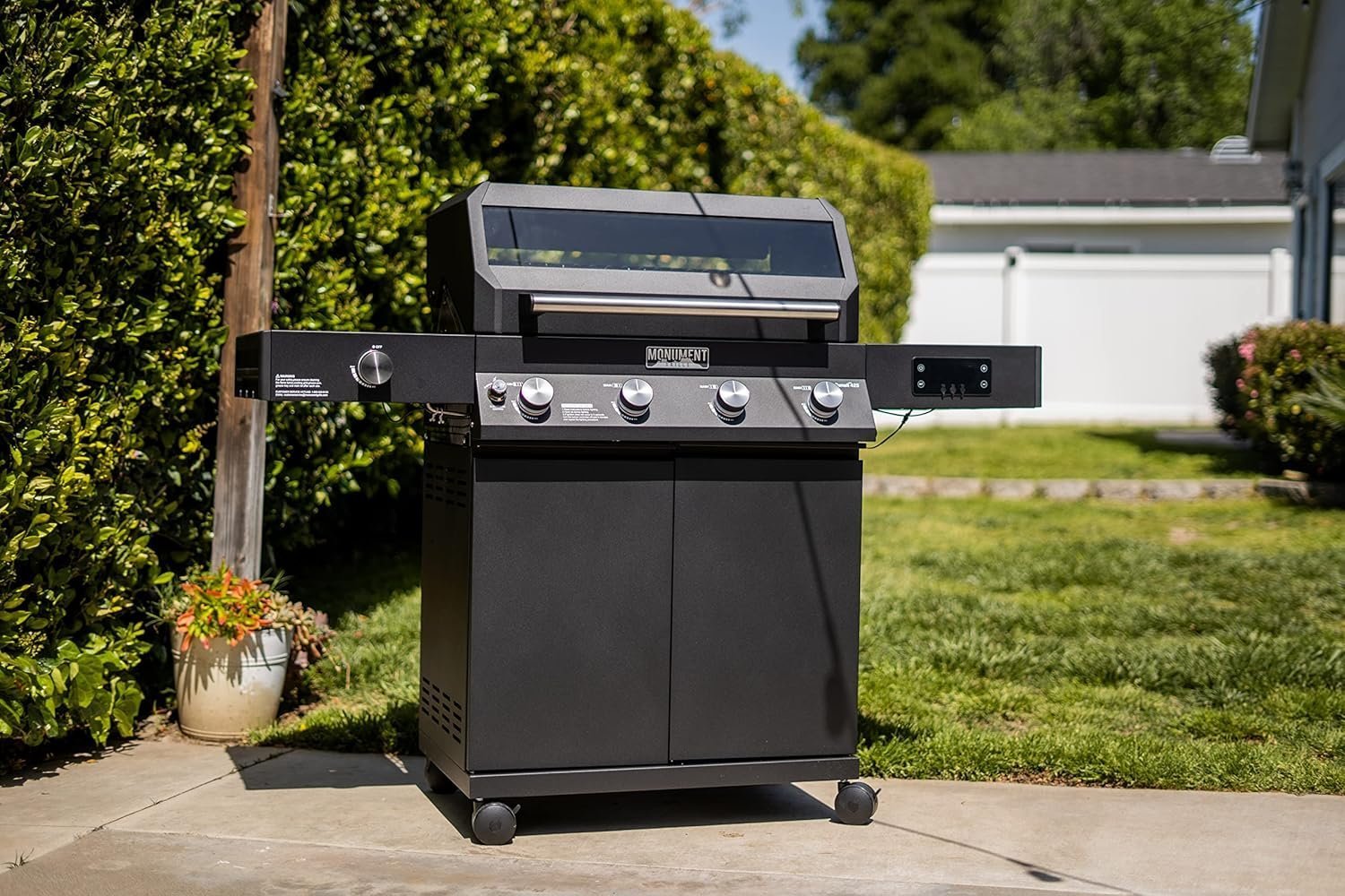 Monument Grills Denali 425 Black Smart Tech Propane Gas Grill - Image 3