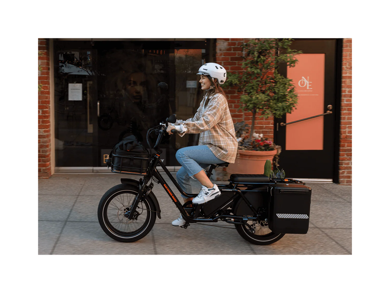 Rad Power Bikes RadWagon 5 Electric Cargo Bike - Image 7